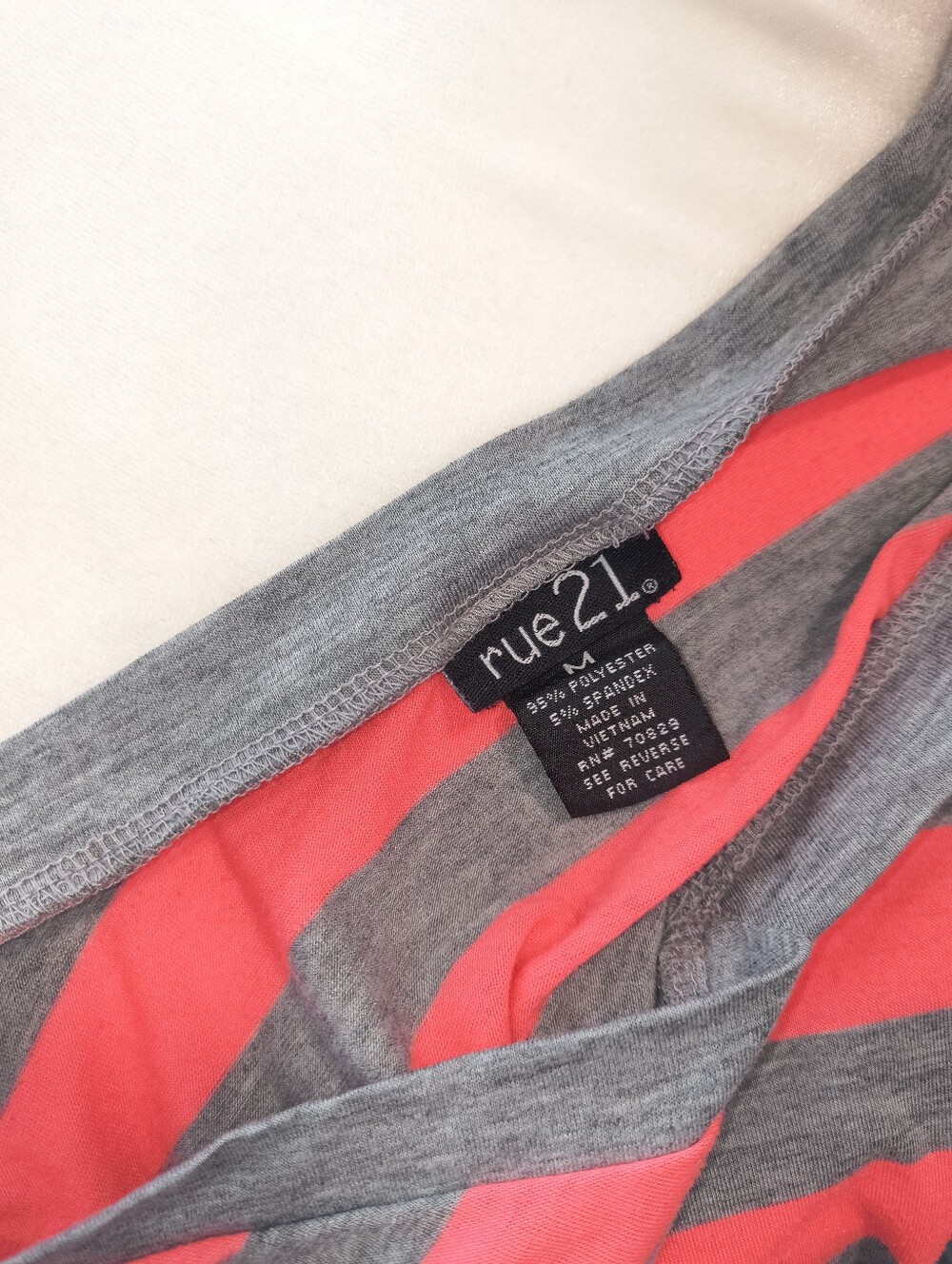 Rue 21 Pink & Gray Top - Picture 3 of 3